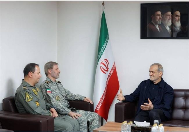 پزشکیان: دولت با تمام ظرفیت از تقویت نیروهای مسلح حمایت می